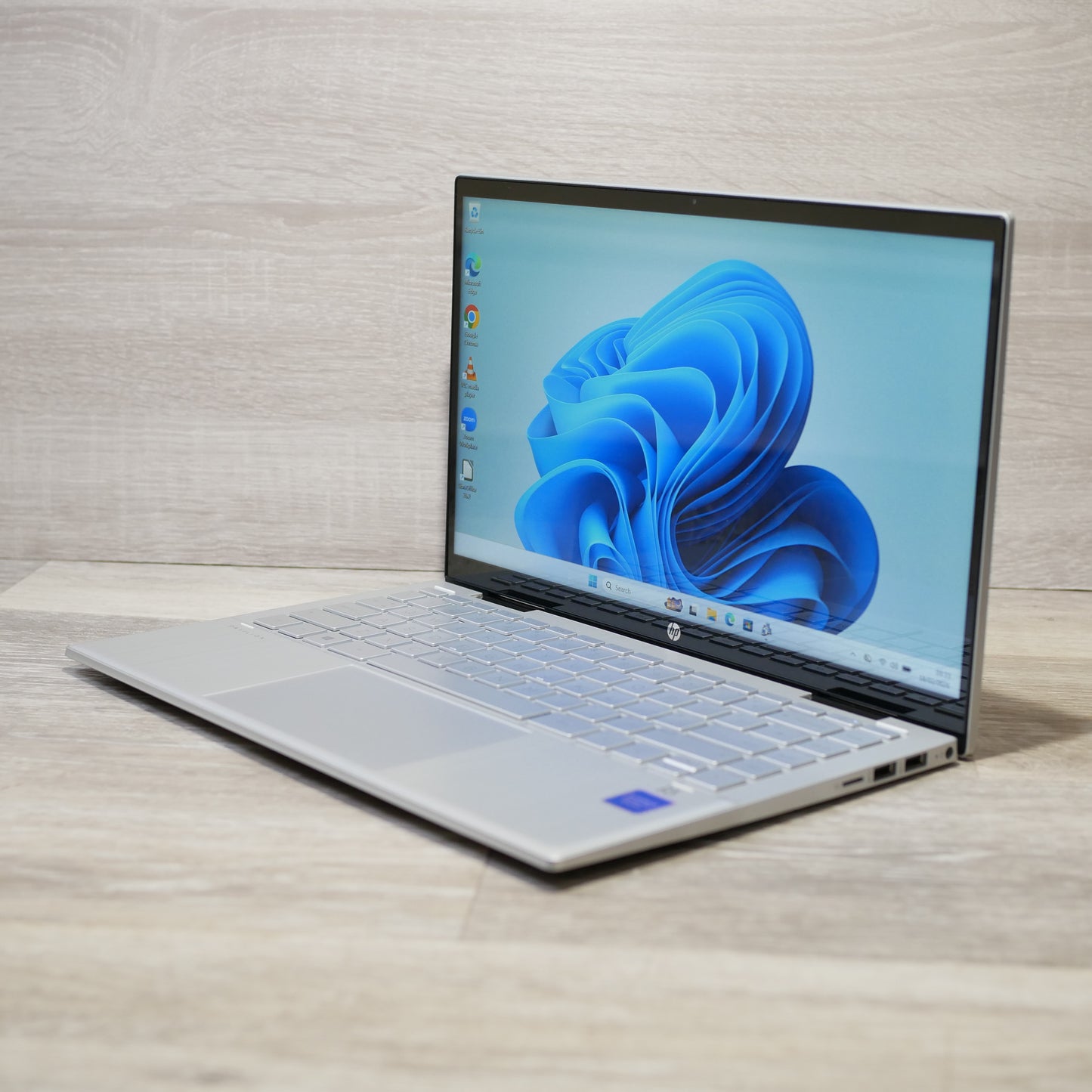 HP Pavilion x360 – 14″ Intel Pentium Gold, 8GB RAM, 256GB SSD, Windows 11 Home