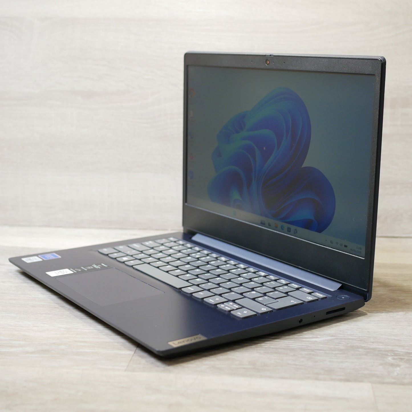 Lenovo IdeaPad 3 – 14″ Intel Core i3, 8GB RAM, 128GB SSD, Windows 11 Home
