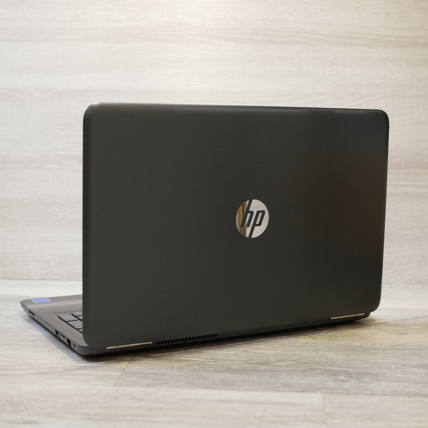 HP Pavilion 15 – 15.6" AMD A9, 8GB RAM, 128GB SSD, Windows 11 Home