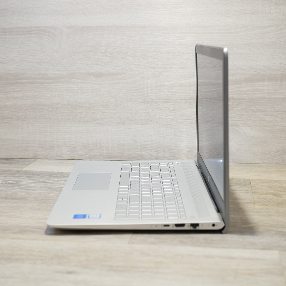 HP Pavilion 15 – 15.6", Intel Core i3, 8GB RAM, 240B SSD, Windows 11 Home