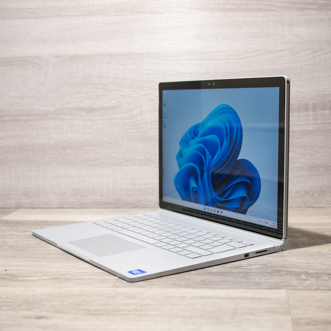 Microsoft Surface Book 2-in-1 – 14″ Intel Core i7, 8GB RAM, 256GB SSD, Windows 11 Pro