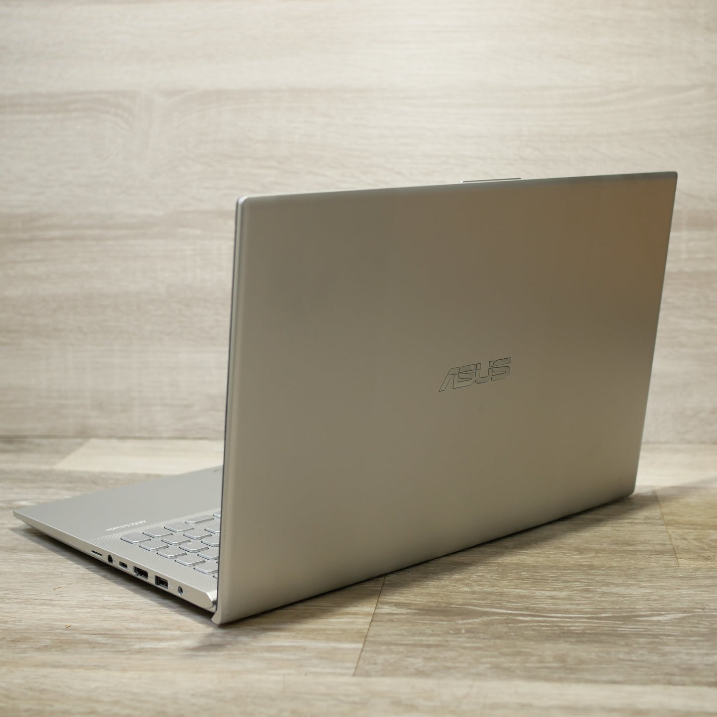 ASUS VivoBook X512 – 15.6" AMD Ryzen 5, 20GB RAM, 256GB SSD, Windows 11 Home