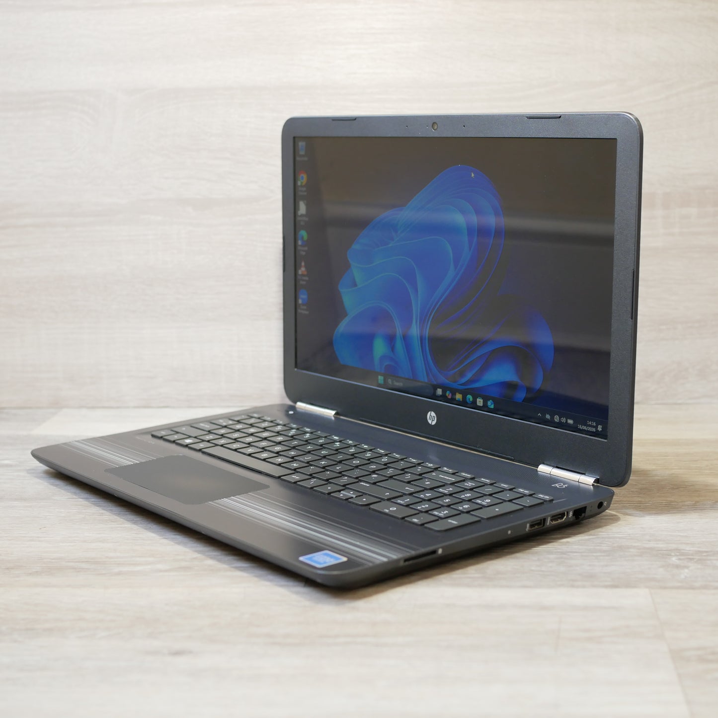 HP Pavilion 15 – 15.6" AMD A9, 8GB RAM, 128GB SSD, Windows 11 Home