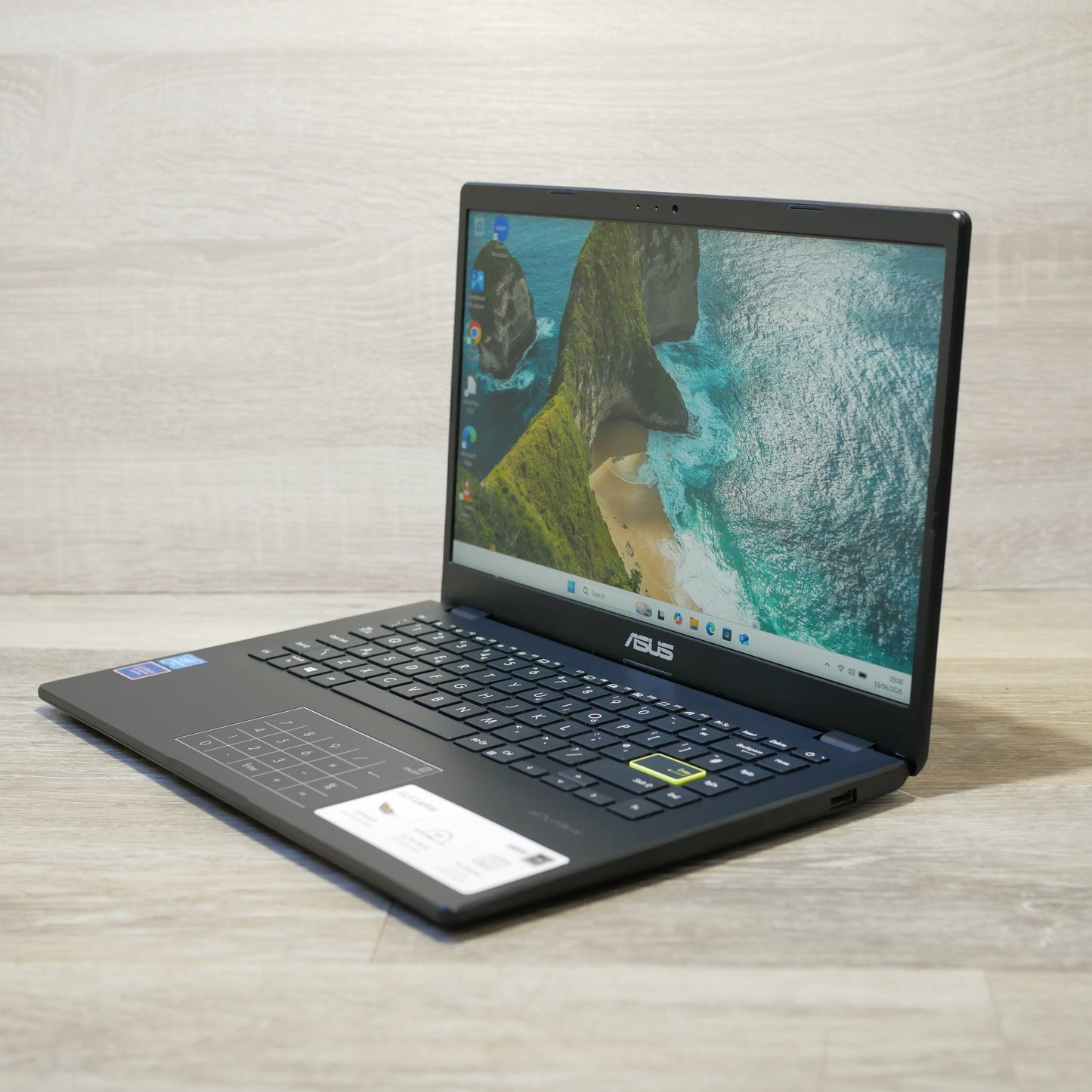 ASUS L410 – 14" Intel Pentium Silver, 4GB RAM, 64GB SSD, Windows 11 Home