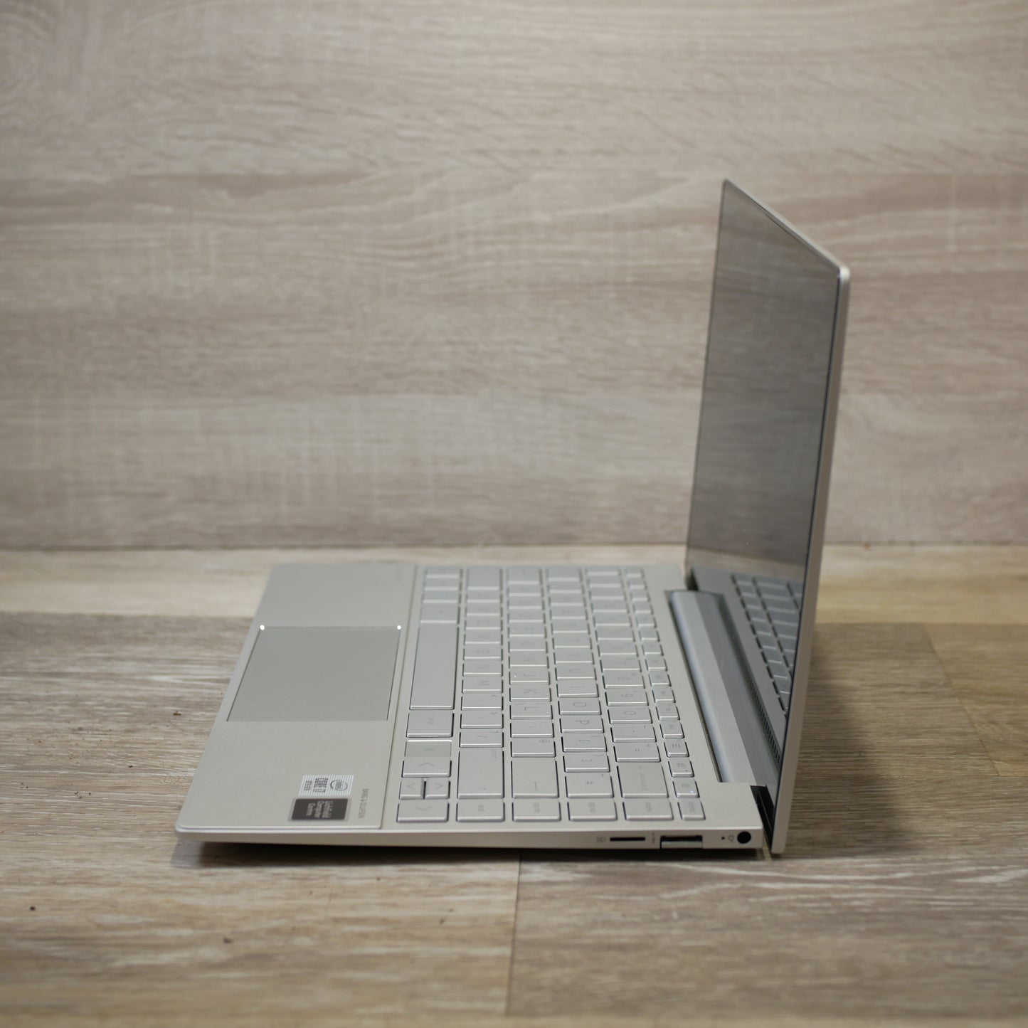 HP ENVY 13 – 13.3", Intel Core i7, 16GB RAM, 1TB SSD, Windows 11 Home