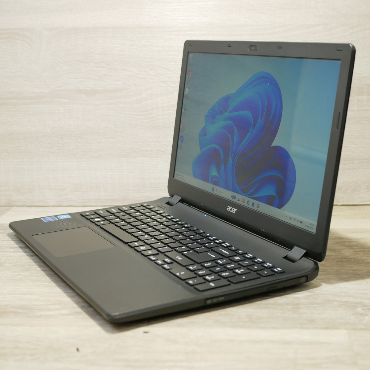 Acer Aspire ES1 – 15", Intel Celeron, 4GB RAM, 120GB SSD, Windows 11 Home