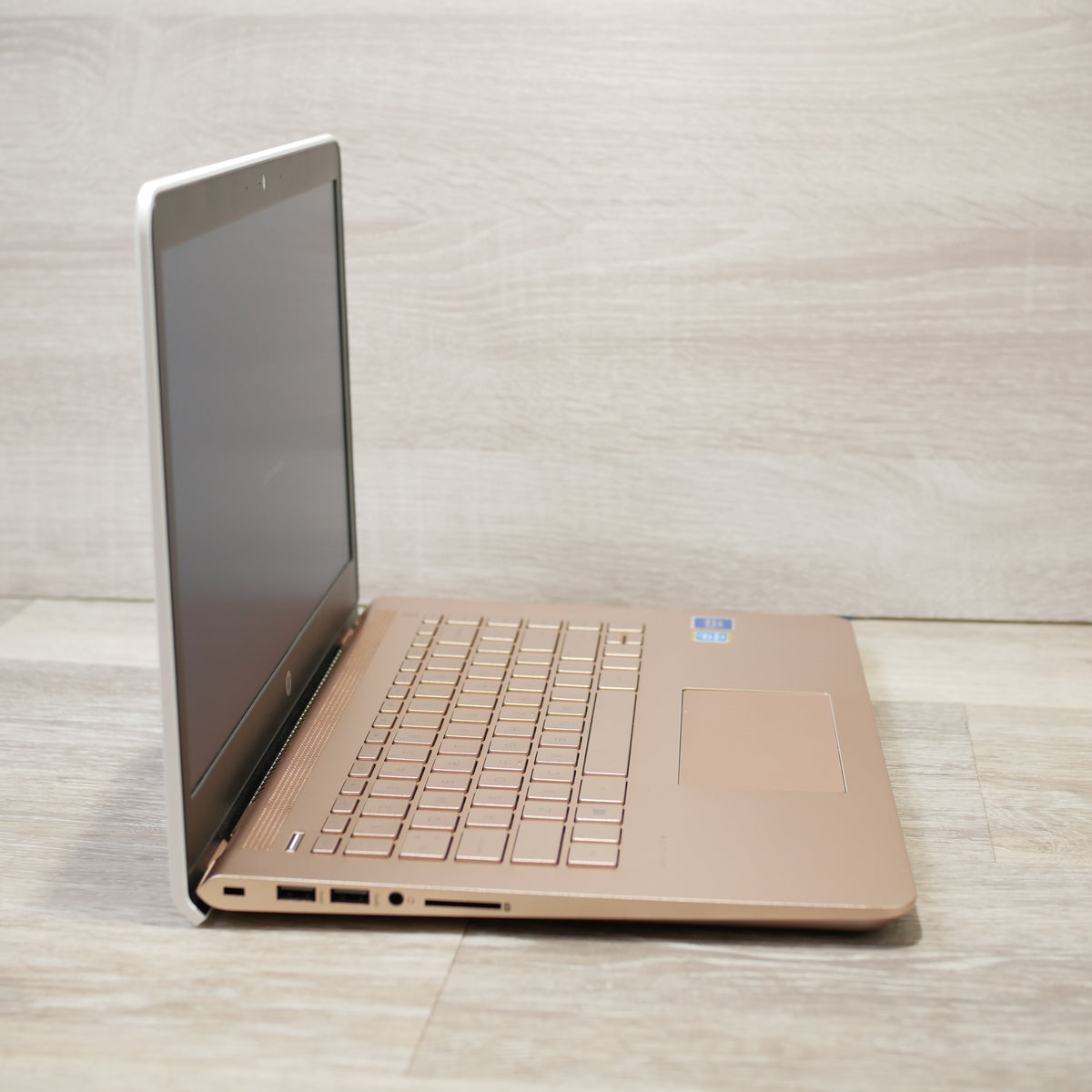 HP Pavilion 14 – 14", Intel Pentium Gold, 8GB RAM, 256GB SSD, Windows 11 Home