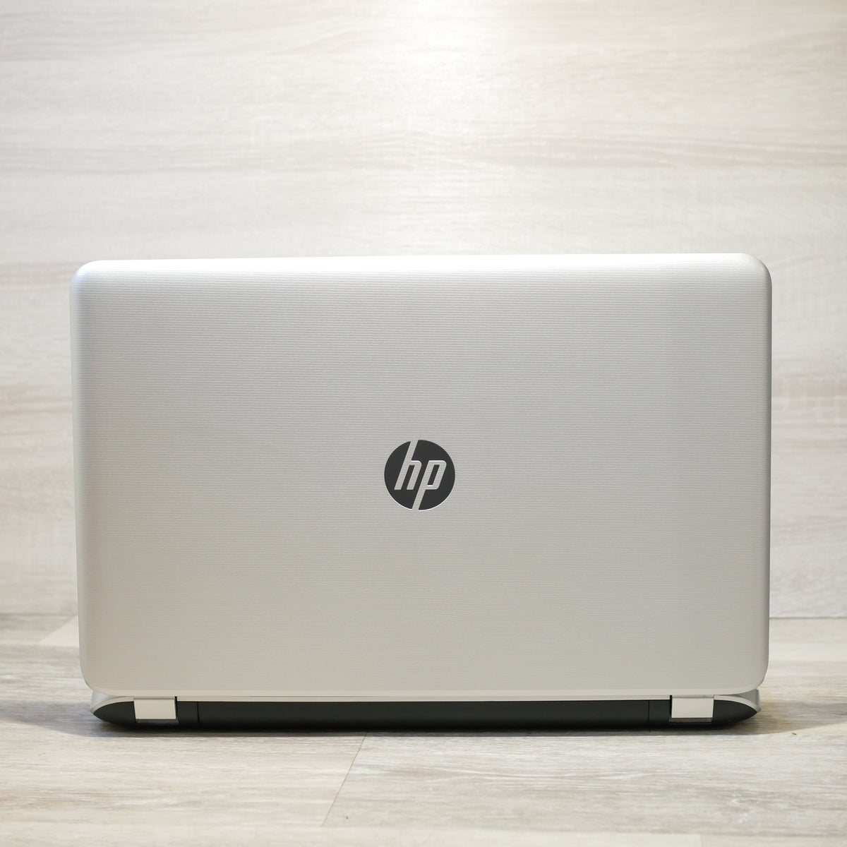 HP Pavilion 17 – 17.3", Intel Core i5, 8GB RAM, 128GB SSD, Google ChromeOS