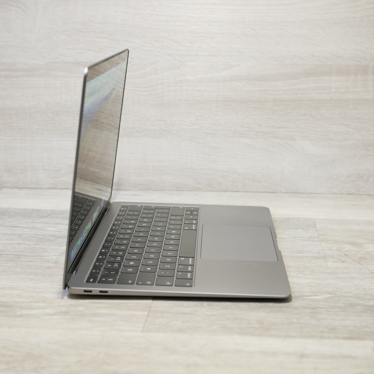 Apple MacBook Air – 13.3", Intel Core i5, 8GB RAM, 128GB SSD, macOS Sonoma