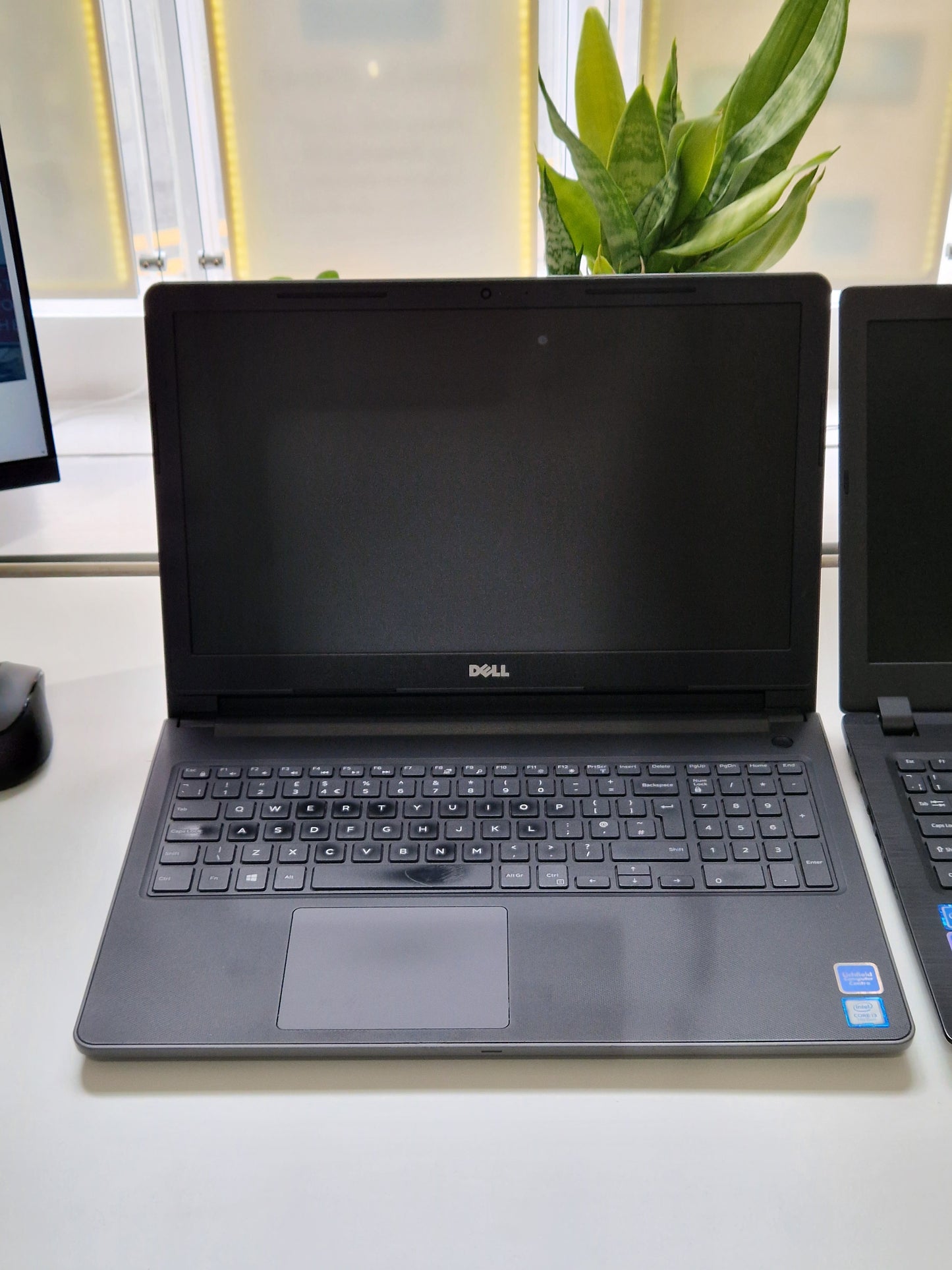 Dell Vostro 5100 – 15.6″ Intel Core i3, 4GB RAM, 240GB SSD, Windows 11 Pro